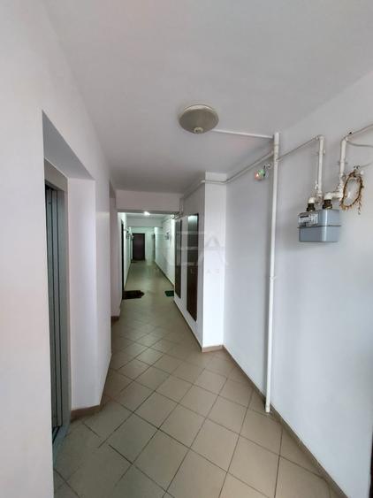 Apartament cu 3 camere decomandat, mobilat în Titan
