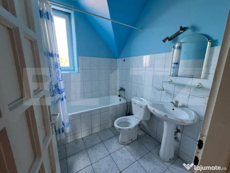 Casă cu 6 camere cu Teren 1032 Mp în Central