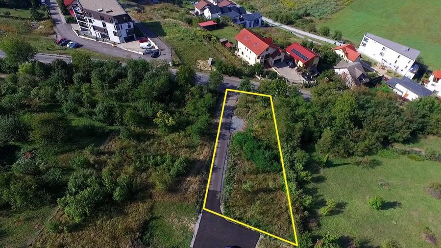 Teren Construcții intravilan de 1000 mp, în Borhanci