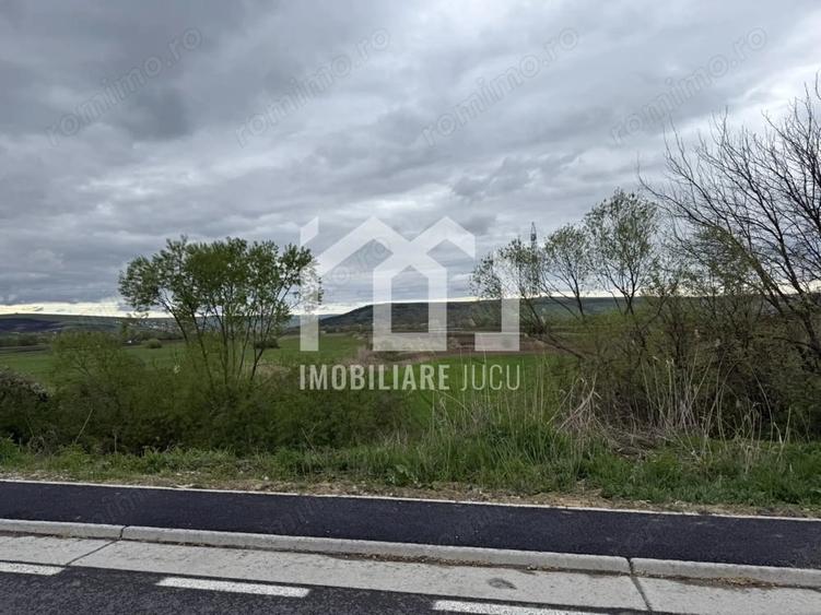 Teren de 1738 mp, în Jucu