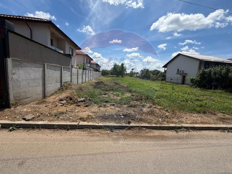 Teren Construcții intravilan de 1000 mp, în Dragomirești-Deal