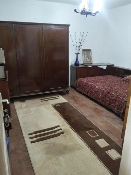 Casă cu 5 camere cu Teren 1300 Mp în Mârzănești