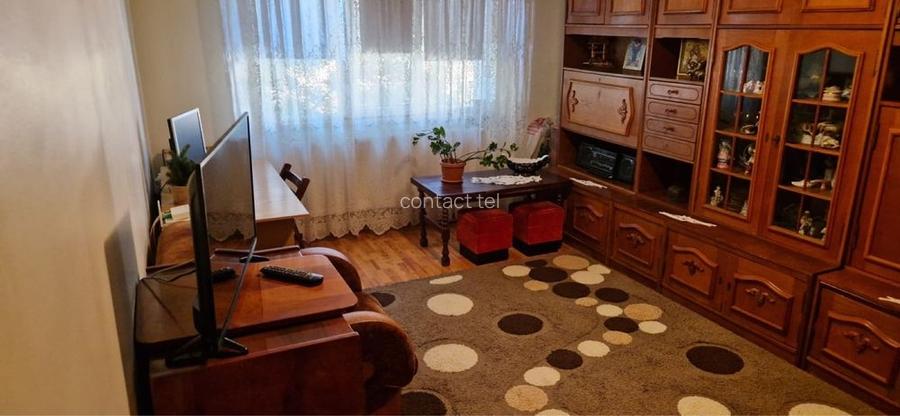 Apartament 2 camere, km 5, decomandat, etaj 3