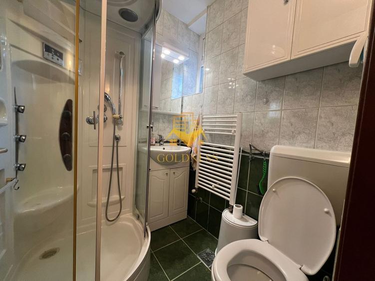 Apartament cu 3 camere decomandat, mobilat în Central