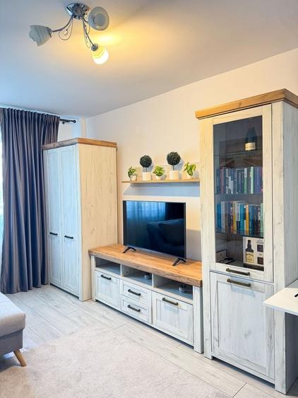 Apartament cu 2 camere decomandat în Calea București