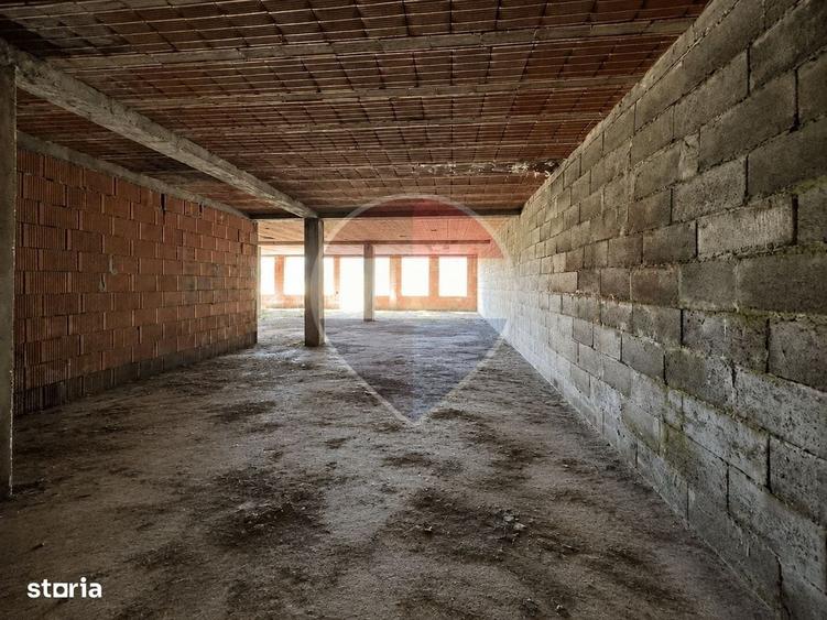 Spațiu comercial, de 400 mp, în Măieruș
