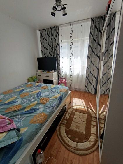 Proprietar Vand Apartament 2 Camere Mioveni | Zona L-uri (Langa Liceu) | Parter INTRE SCARI Bloc Izolat, 1986