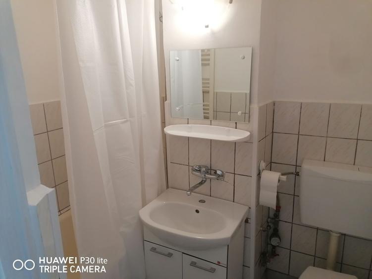Garsonieră decomandată în Valea Moșneagului