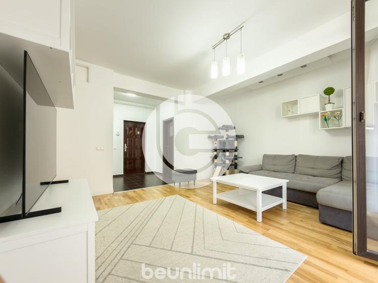 Apartament cu 3 camere semidecomandat, mobilat în Turnișor