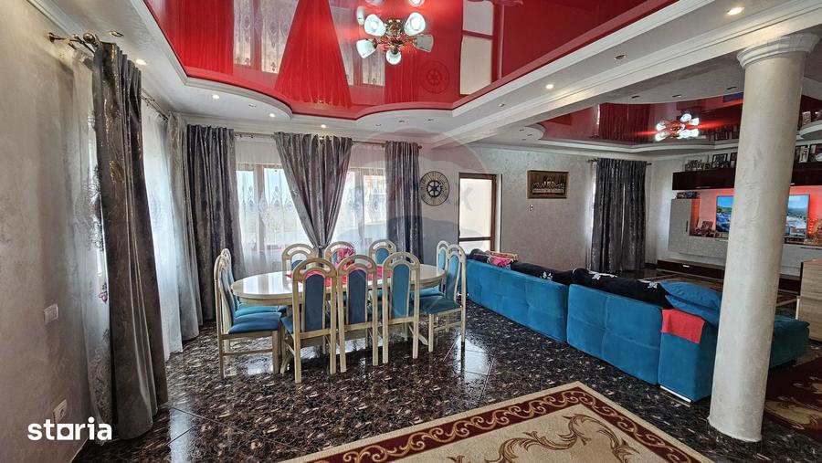 Casă cu 6 camere cu Teren 1000 Mp în Șcheia