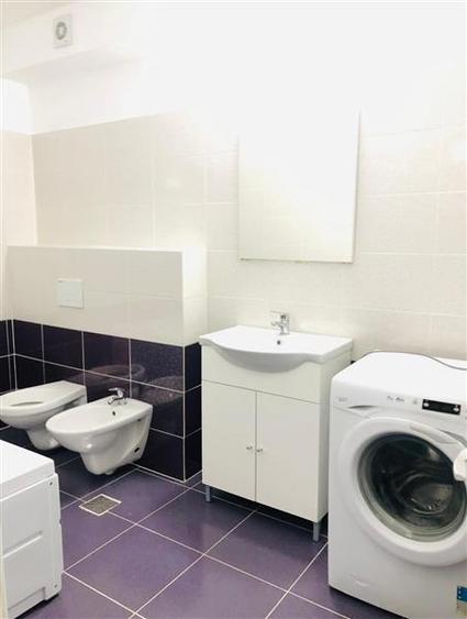 Apartament cu 4 camere decomandat, mobilat în Aeroport