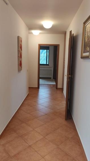 Apartament cu 3 camere decomandat, mobilat în Central
