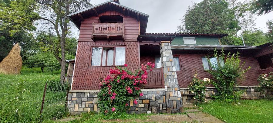Casă individuală cu 2 camere cu Teren 1745 Mp în Comarnic