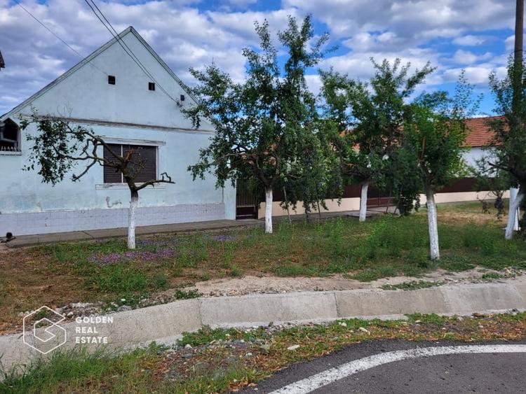 Casă individuală cu 3 camere cu Teren 3300 Mp în Neudorf
