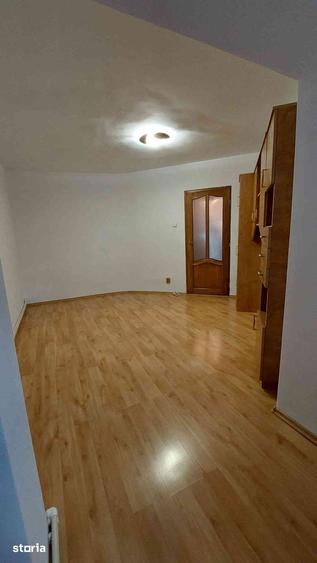 Apartament 3 camere, Ireg et1/4,centrala,Mobilat si Utilat 400 euro? - 4