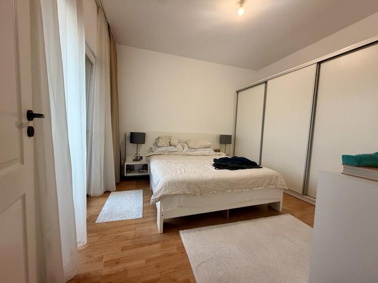 Apartament cu 3 camere decomandat, mobilat în Dumbrăvița