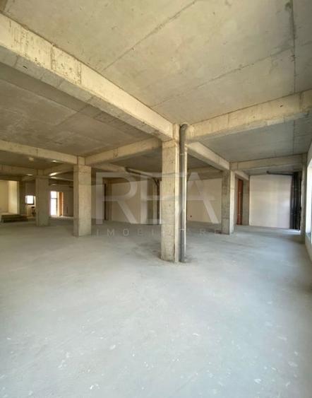 Spațiu comercial, de 200 mp, în Tunari