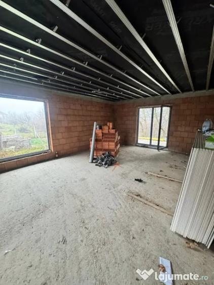 Casă cu 3 camere cu Teren 450 Mp în Satu Nou de Jos