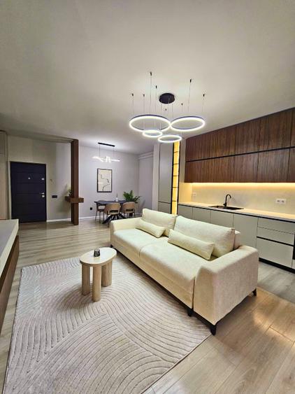 Apartament cu 2 camere semidecomandat în Florești