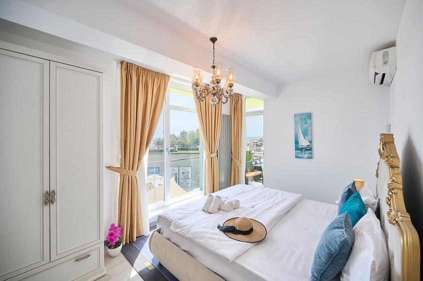 Apartament cu 3 camere decomandat în Mamaia-Sat