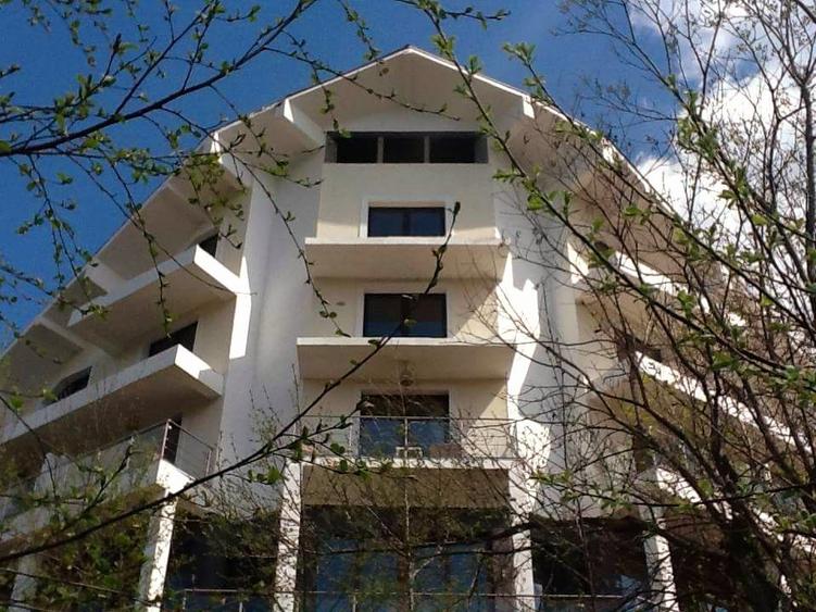 Casă individuală cu 5 camere cu Teren 500 Mp în Dârste