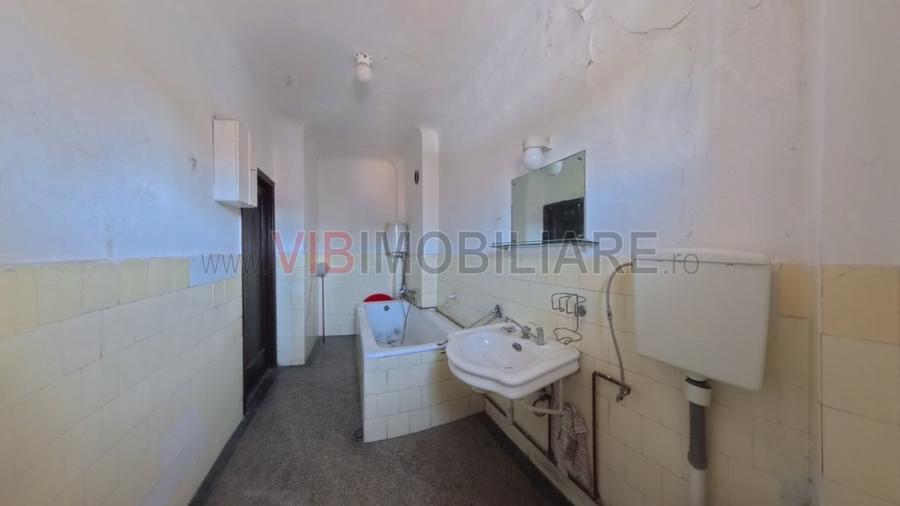 Apartament cu 2 camere semidecomandat în P-ța Alba Iulia