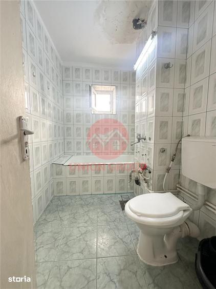 Apartament cu 4 camere decomandat în Km 4