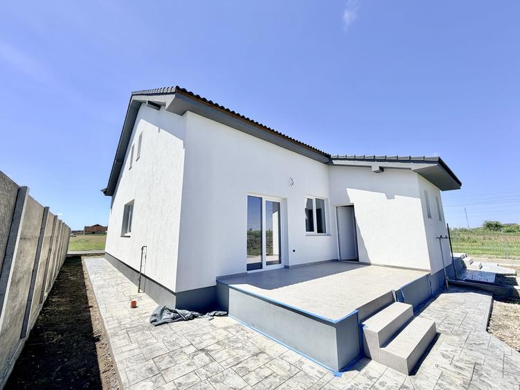 Duplex cu 3 camere cu Canalizare în Moșnița Nouă