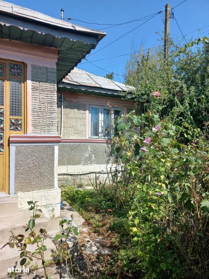 Casă cu 4 camere cu Teren 800 Mp în Cocorăștii Colț
