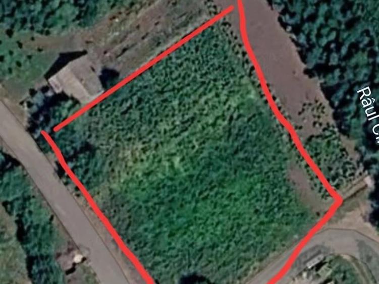 Teren Construcții intravilan de 1300 mp, în Stroiești