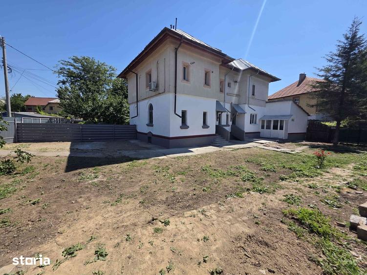 Casă cu 4 camere cu Teren 600 Mp în Central