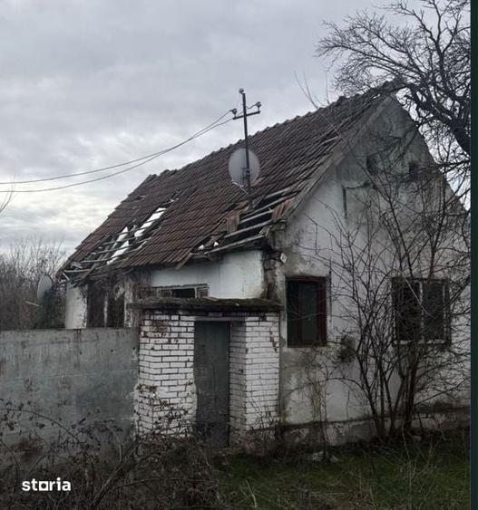 Casă cu 4 camere cu Teren 1388 Mp în Bocsig