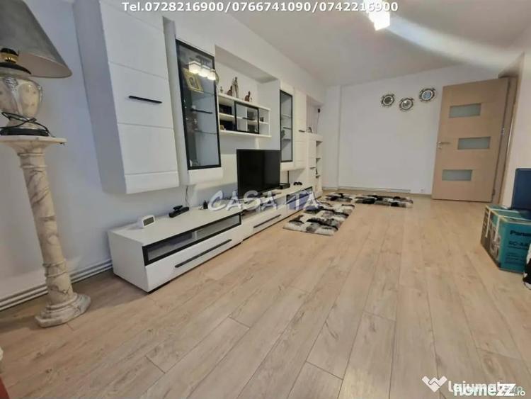 Apartament cu 4 camere decomandat în Central