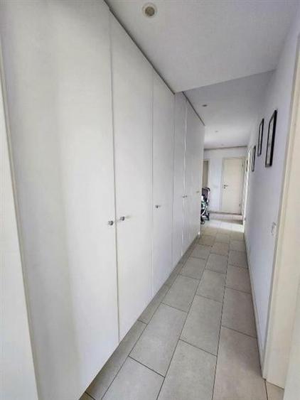 Apartament cu 3 camere decomandat în Tractorul