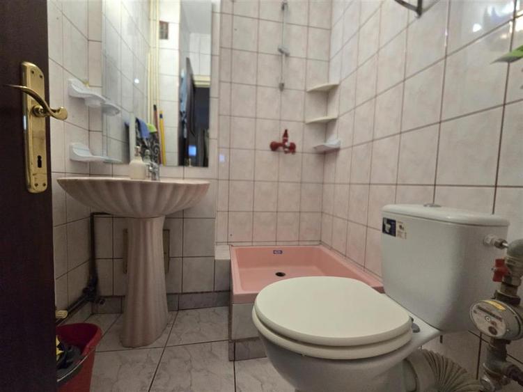 Apartament cu 4 camere decomandat, mobilat în Răcădău
