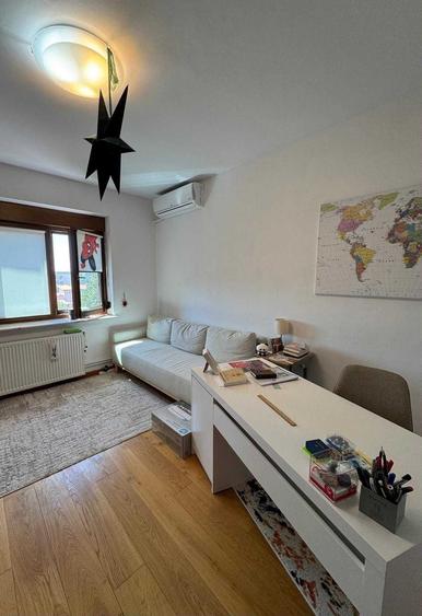 Apartament cu 4 camere decomandat în Aviației