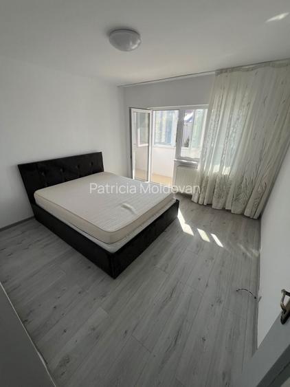 Apartament de vanzare zona Micro 1 in spatele bisericii-Materna