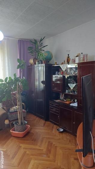 Casă cu 6 camere în Curtici