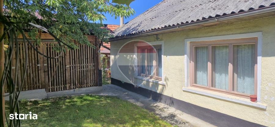 Casă cu 2 camere cu Teren 1955 Mp în Remeți