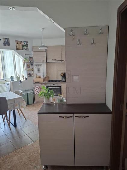 Apartament cu 2 camere decomandat, mobilat în Dâmbovița