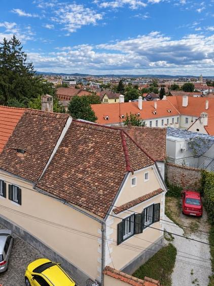 Casă individuală cu 4 camere cu Canalizare în Ultracentral