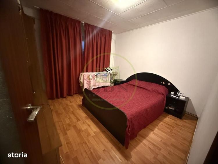 Apartament cu 3 camere decomandat în Rovine