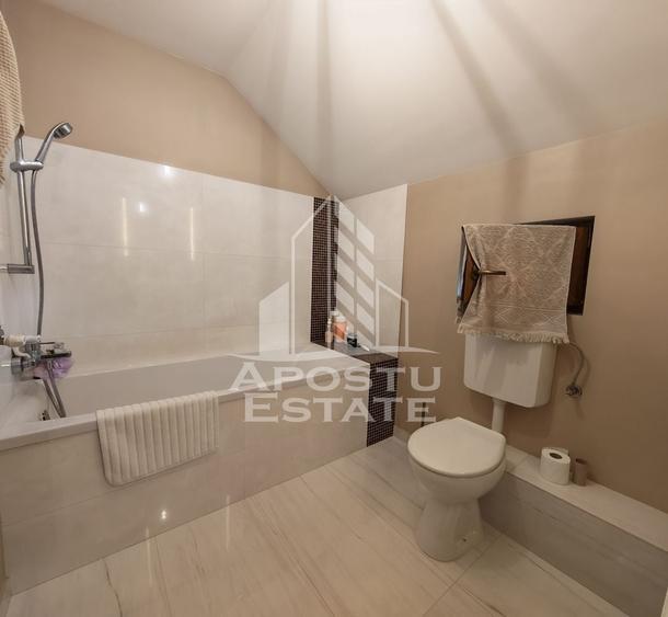 Casă cu 11 camere cu Canalizare în Lipovei