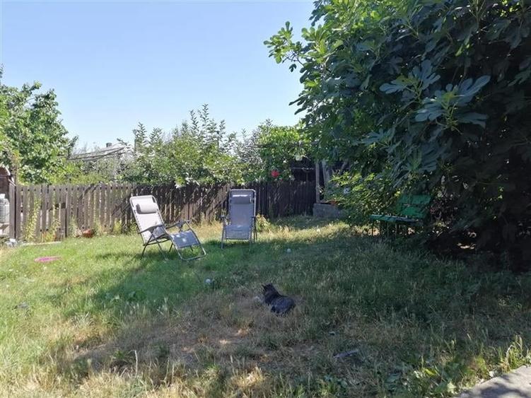 Casă individuală cu 3 camere cu Canalizare în Central