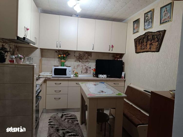 Apartament 2 camere, mobilat, la etajul 1,Sta?iunea OLIMP - 3
