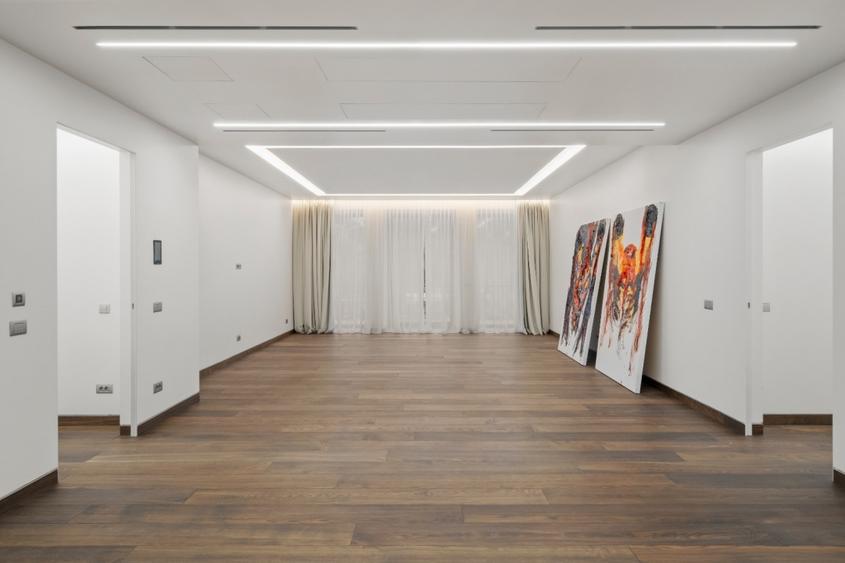 Apartament cu 4 camere decomandat în Arcul de Triumf