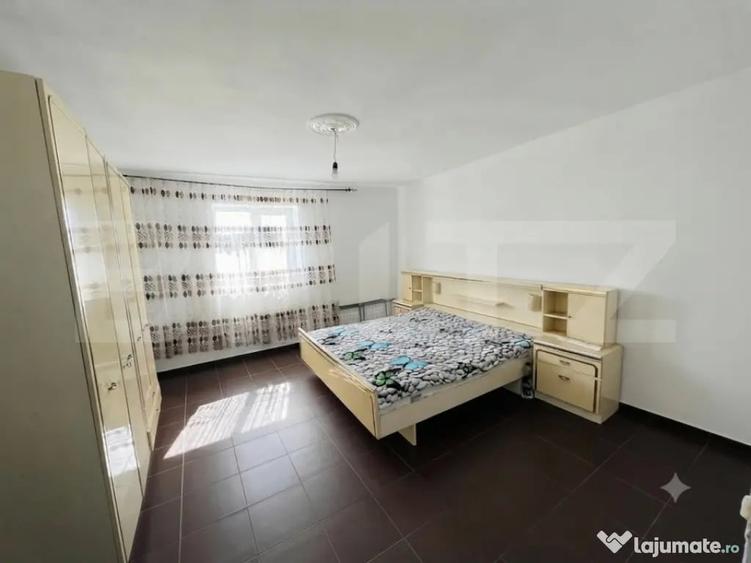 Casă cu 3 camere cu Teren 2893 Mp în Central