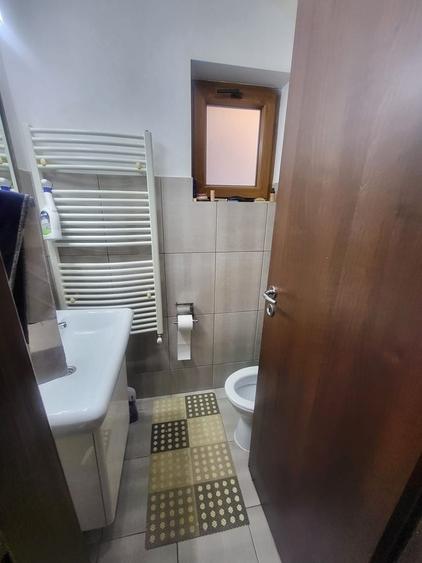 Apartament cu 5 camere în Decebal