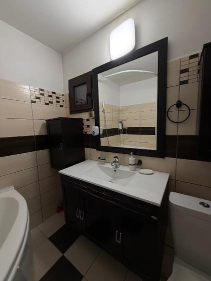 Apartament cu 3 camere decomandat, mobilat în Vitan