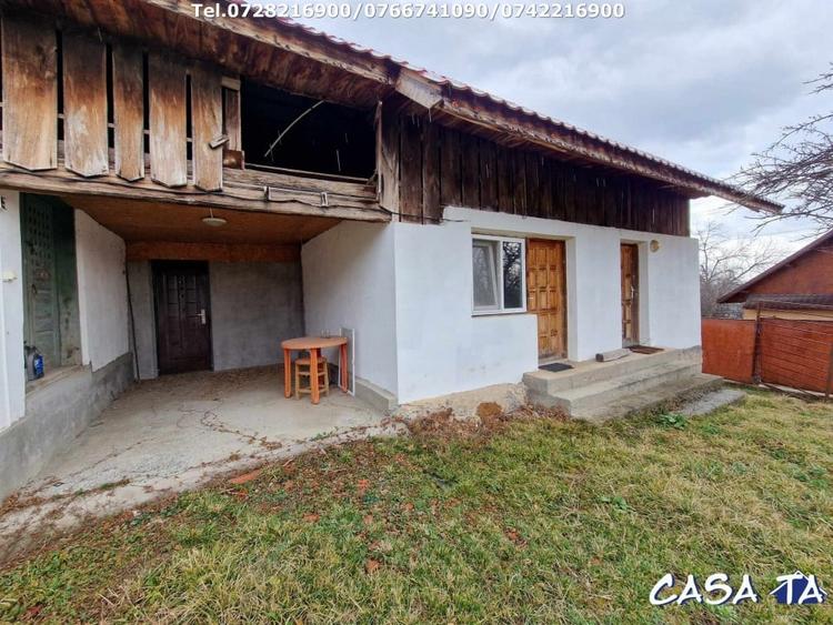 Casă individuală cu 2 camere cu Teren 1543 Mp în Central